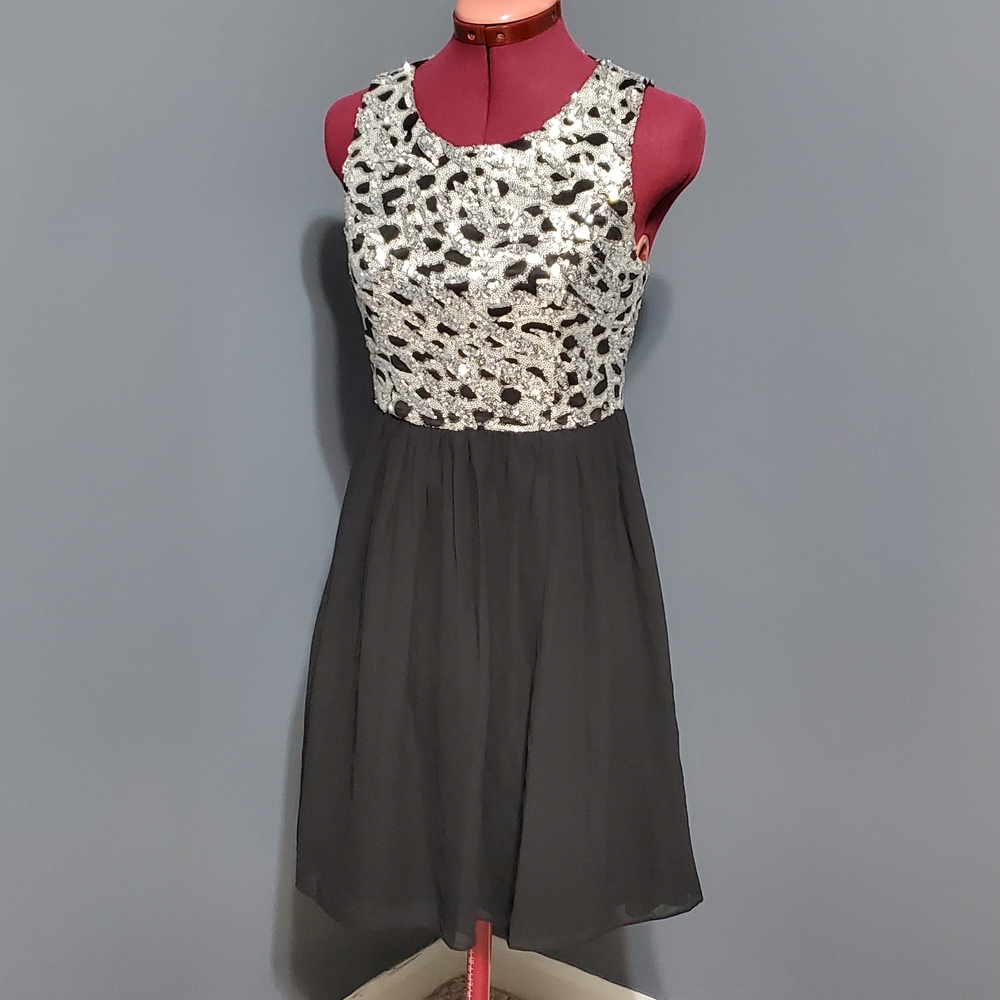 GB Giani Bini Chic Black and Silver Sequin Mini Dress
